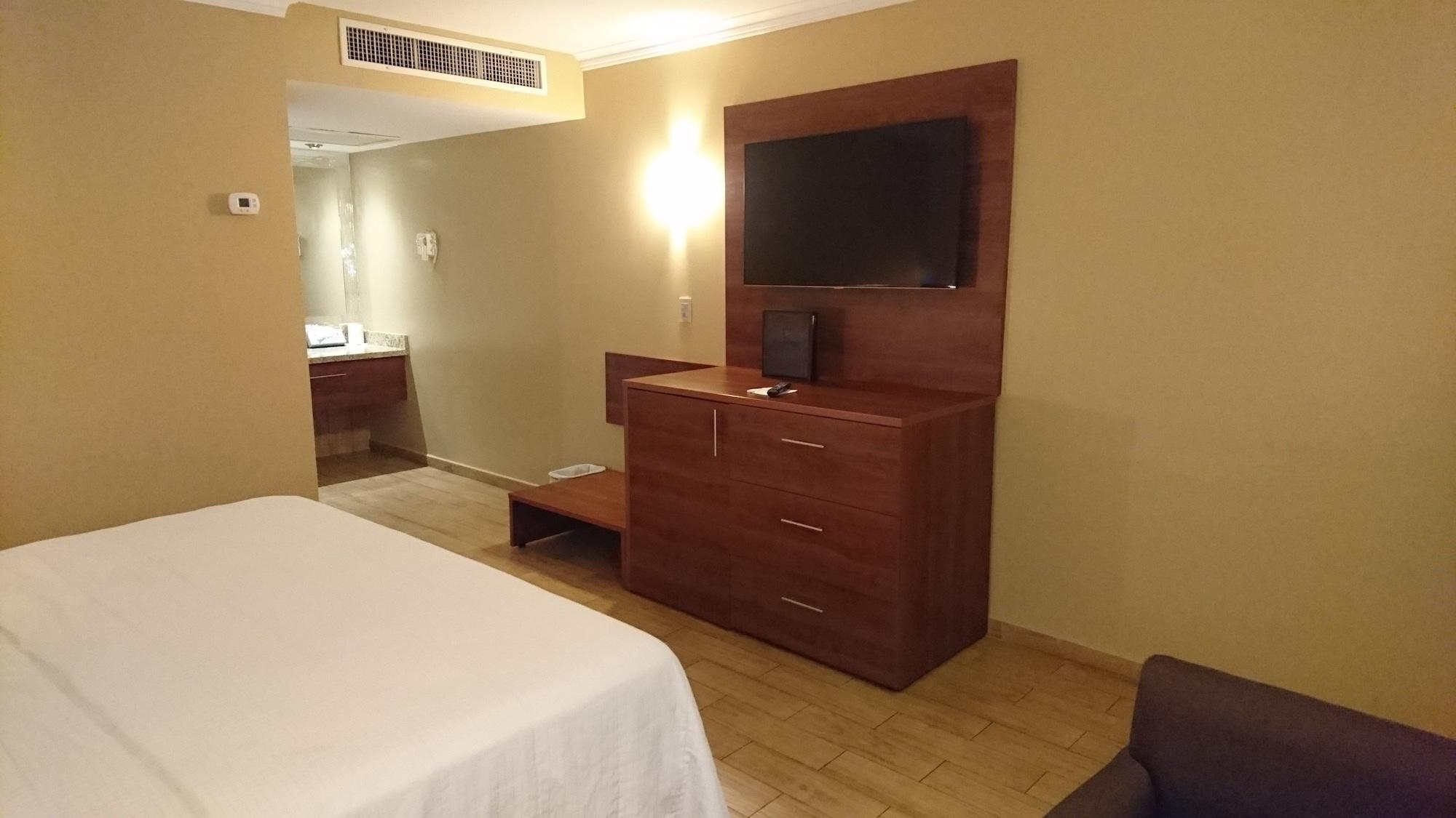 Hotel San Sebastian Хермосило Екстериор снимка