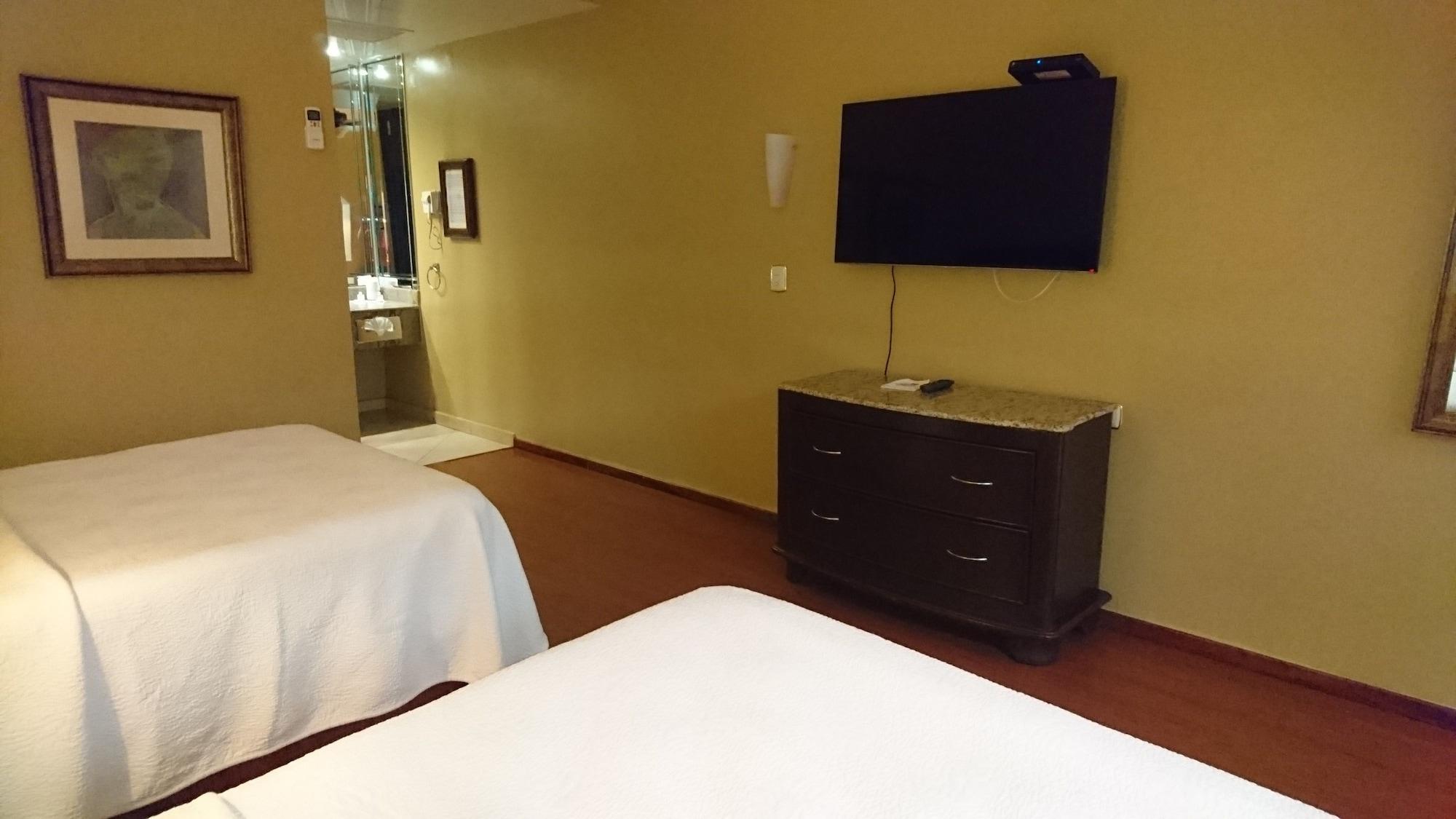 Hotel San Sebastian Хермосило Екстериор снимка
