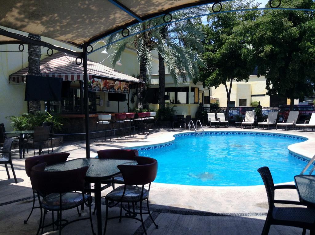 Hotel San Sebastian Хермосило Екстериор снимка